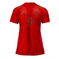 Camiseta Bayern Munich Aleksandar Pavlovic #45 Primera Equipación para mujer 2024-25 manga corta